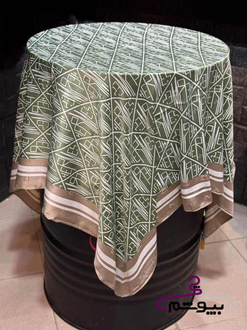 روسری طرح هرمس سبز کرم